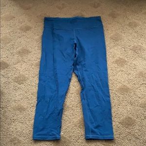 Blue and black cropped leggings